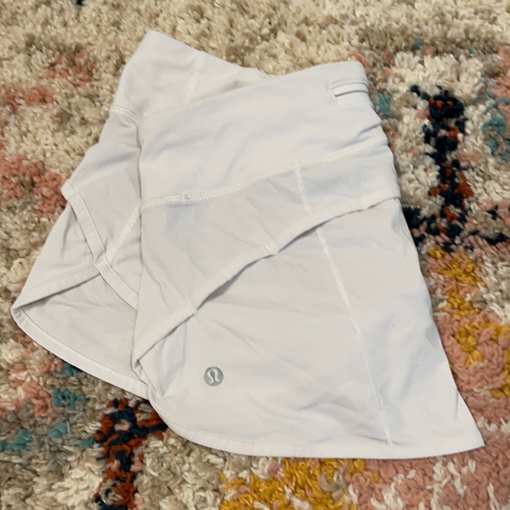 lululemon women’s size 4 speed up shorts
